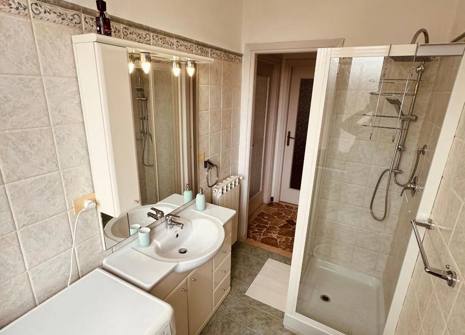 شقة Casa Vacanze La Nina فاراتسي 0*,  إيطاليا